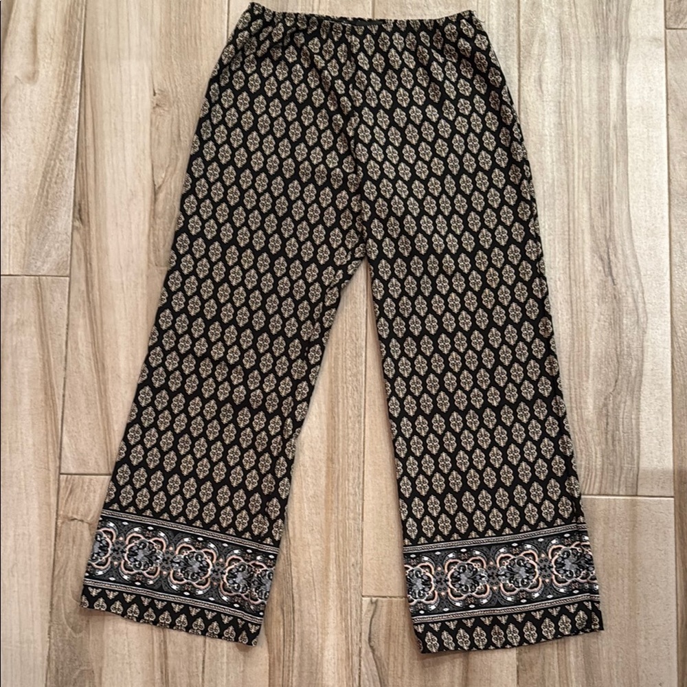 Rue21 Black and White Patterned Pants sz Large